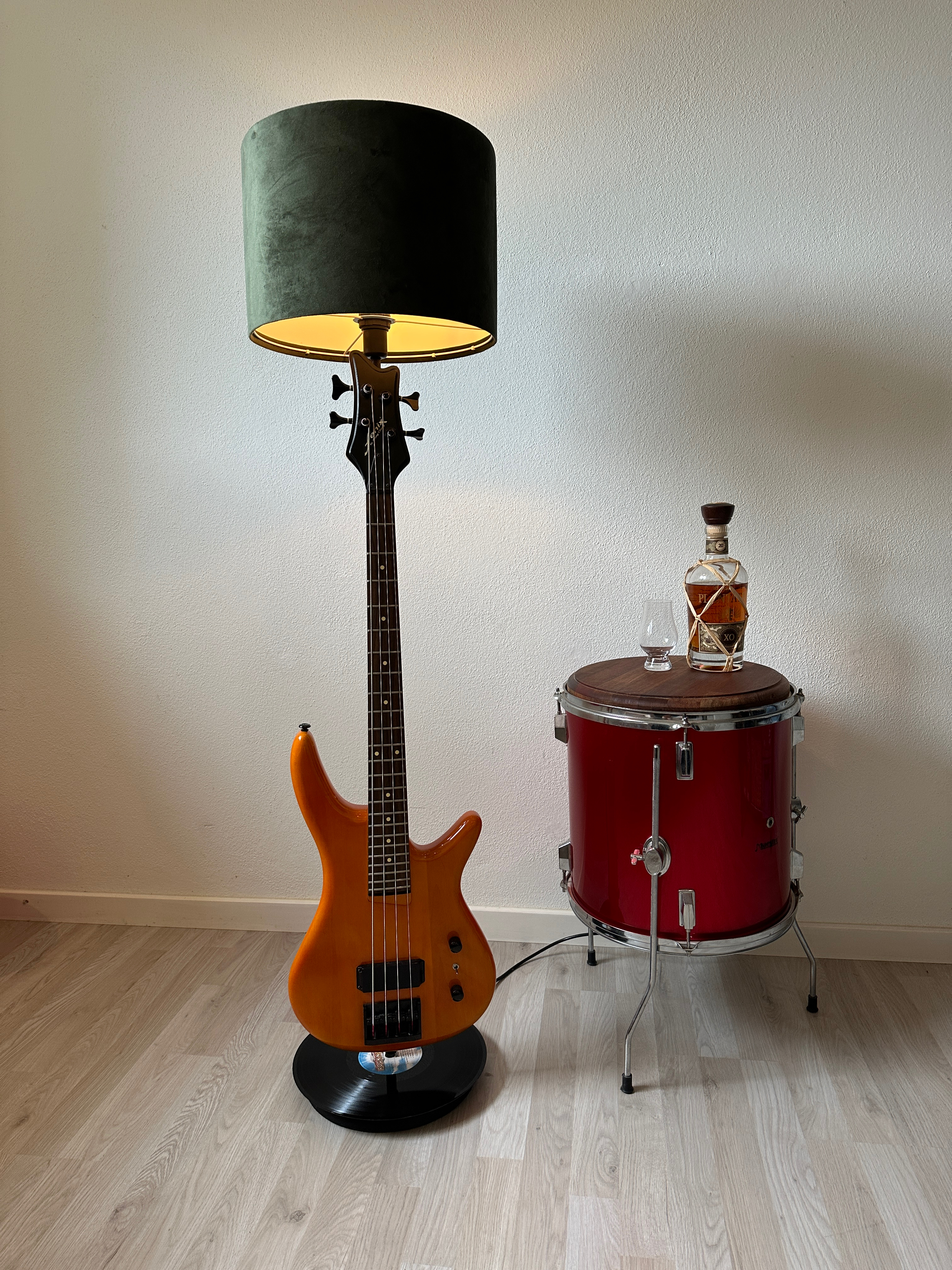 Lampe af guitar___serialized1